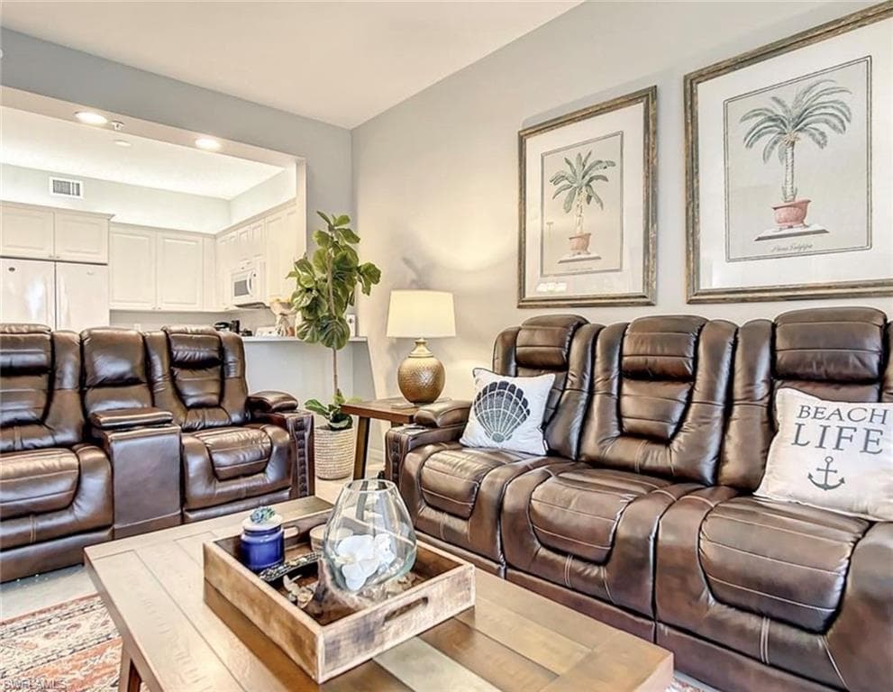 470 Launch Cir V303, Naples, FL 34108-17