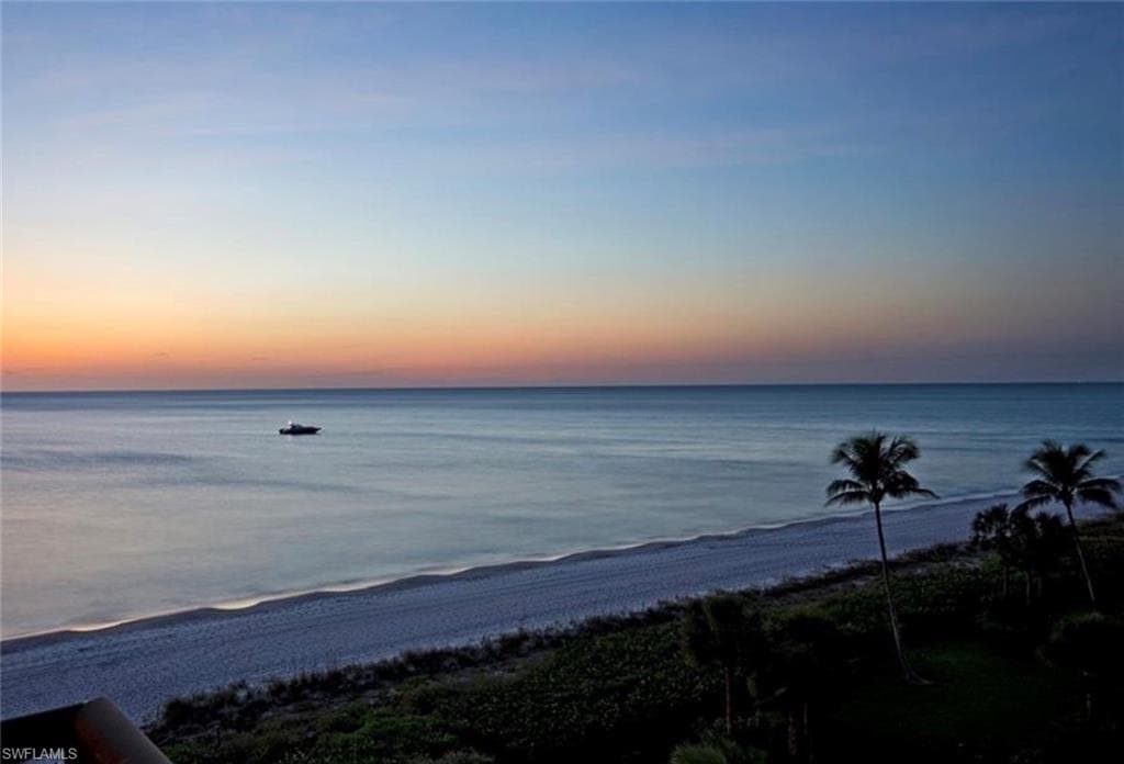 470 Launch Cir V303, Naples, FL 34108-3