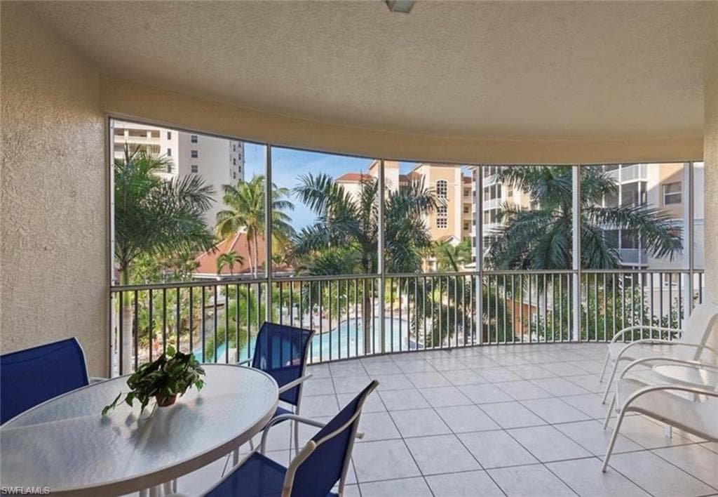 470 Launch Cir V303, Naples, FL 34108-5