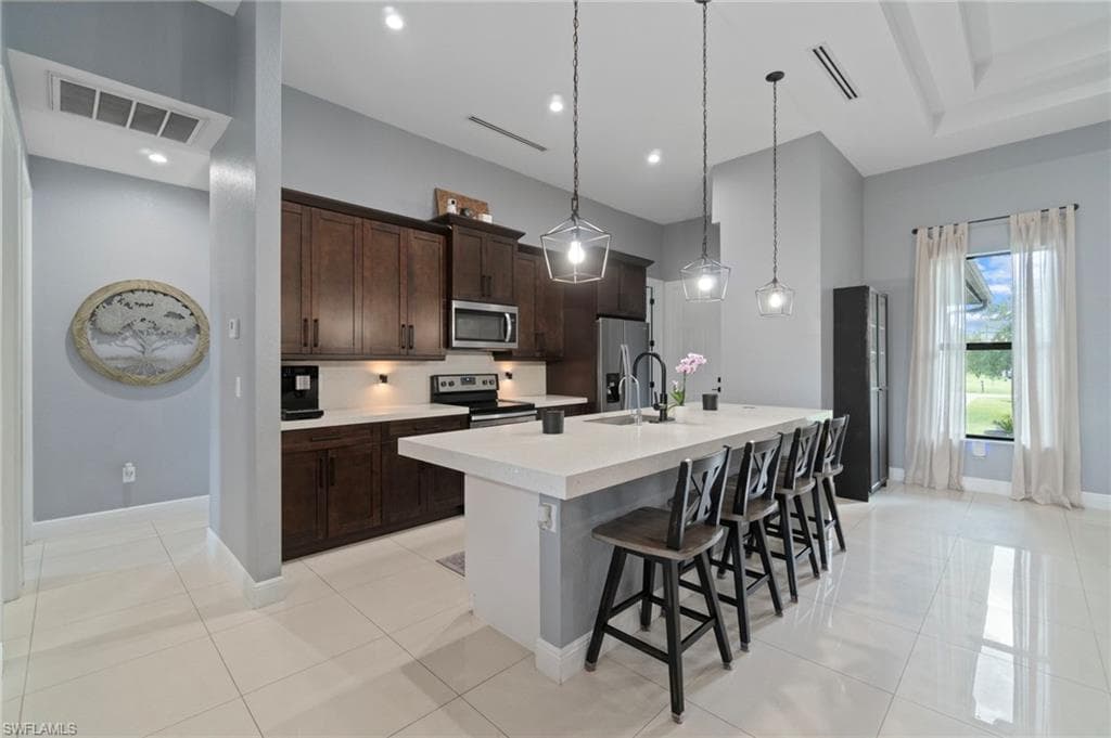4249 56th Ave NE, Naples, FL 34120-9