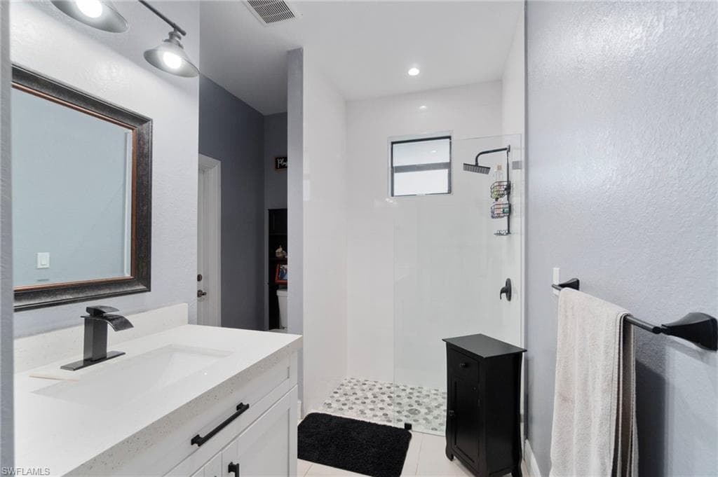 4249 56th Ave NE, Naples, FL 34120-25