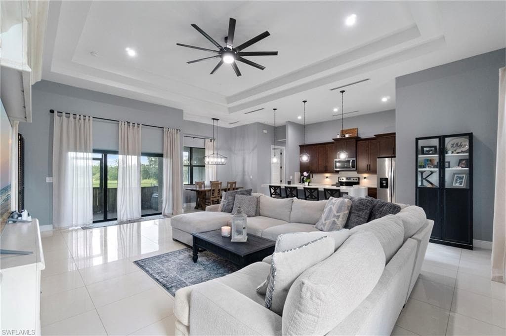 4249 56th Ave NE, Naples, FL 34120-5