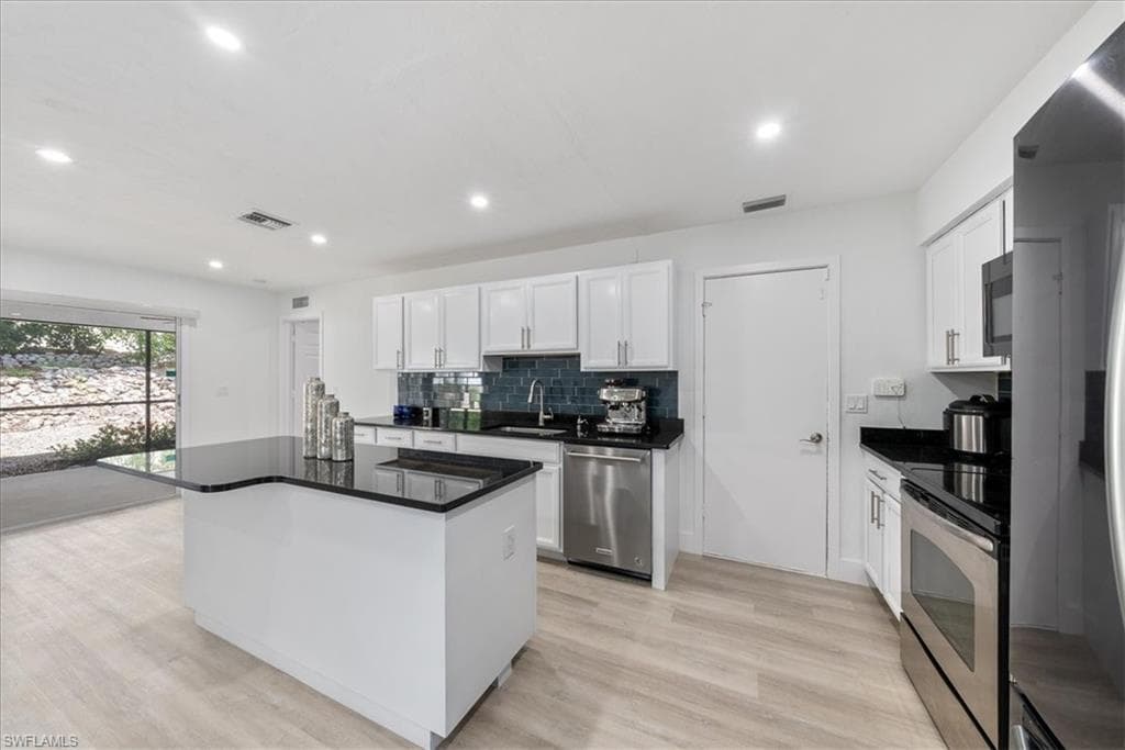 1996 Sheffield Ave, Marco Island, FL 34145-10