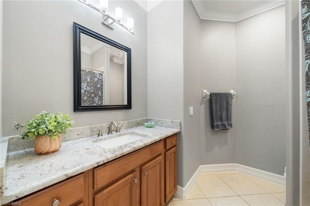 1630 Tarpon Bay Dr S 201, Naples, FL 34119-20