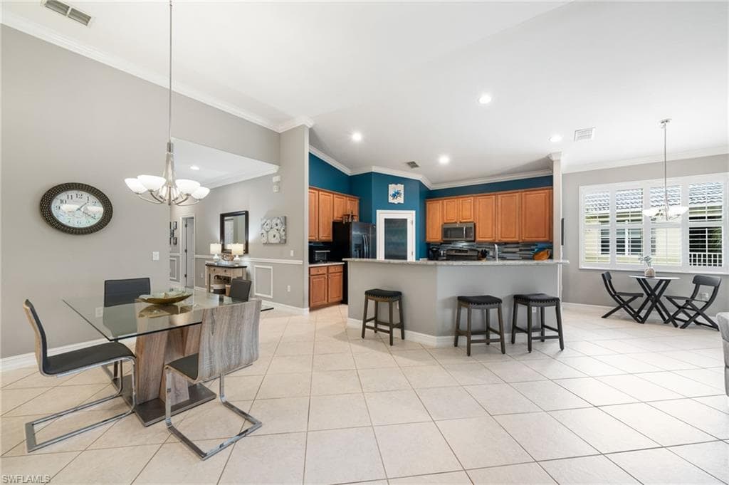 1630 Tarpon Bay Dr S 201, Naples, FL 34119-4