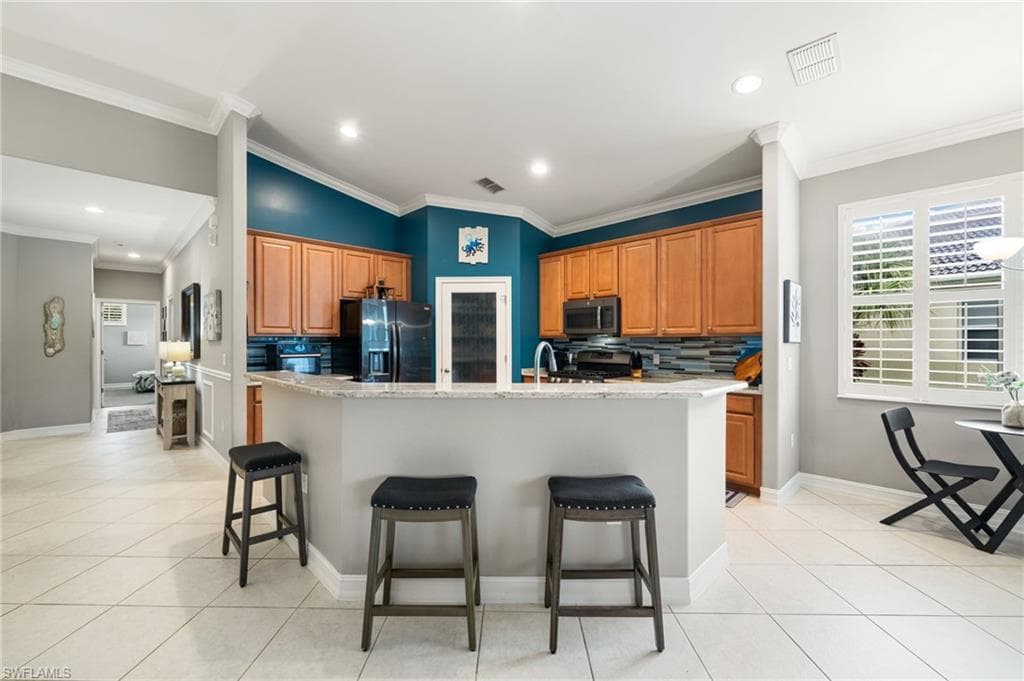 1630 Tarpon Bay Dr S 201, Naples, FL 34119-6