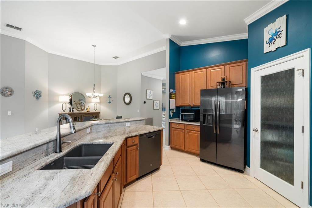 1630 Tarpon Bay Dr S 201, Naples, FL 34119-8