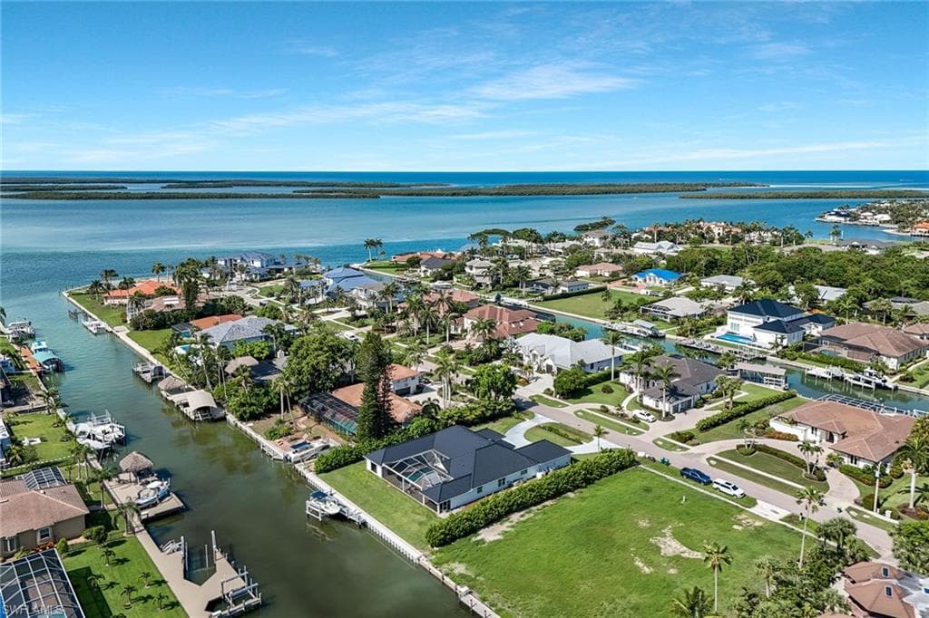 921 Scott Dr, Marco Island, FL 34145-5