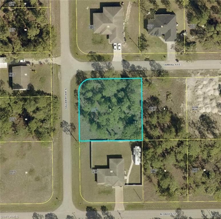 1016 Carroll St E, Lehigh Acres, FL 33974-2
