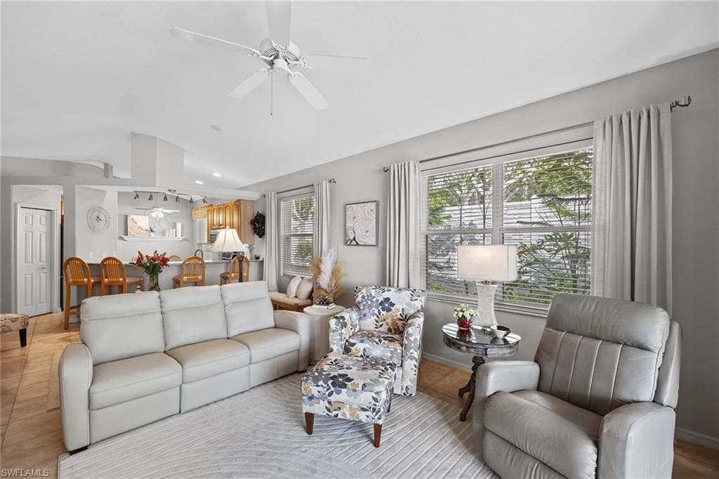 8460 Bent Creek Ct, Naples, FL 34114-11
