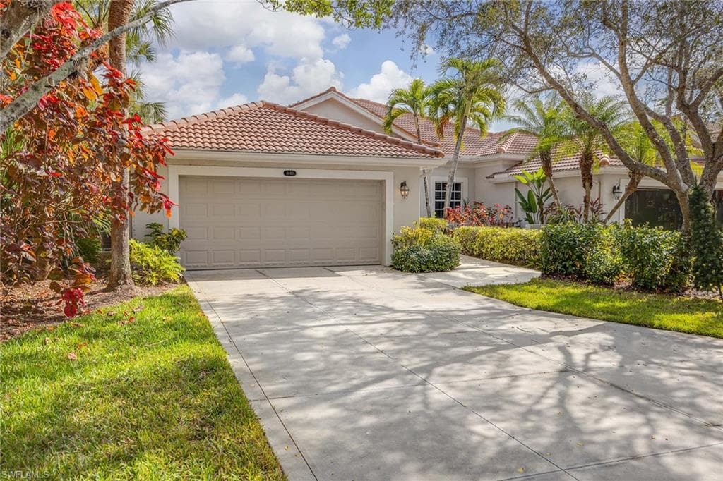 8460 Bent Creek Ct, Naples, FL 34114-2