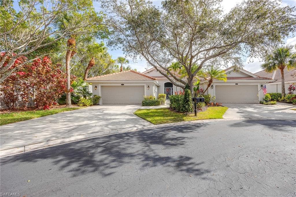 8460 Bent Creek Ct, Naples, FL 34114-4