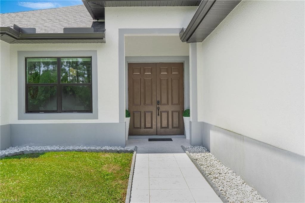 1523 Everglades Blvd N, Naples, FL 34120-9