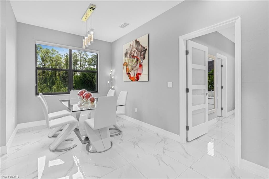 1523 Everglades Blvd N, Naples, FL 34120-13