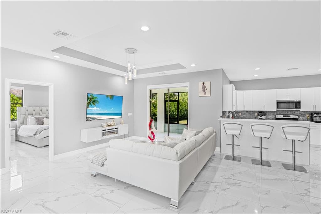 1523 Everglades Blvd N, Naples, FL 34120-14
