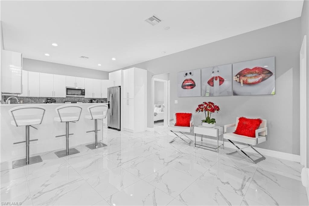 1523 Everglades Blvd N, Naples, FL 34120-17