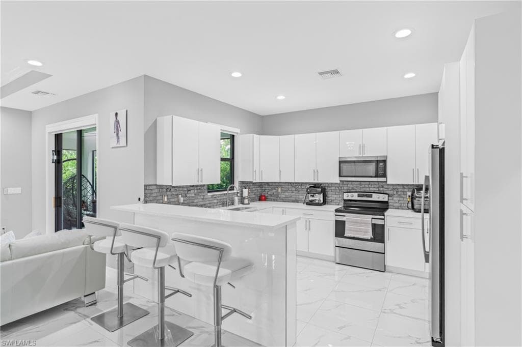 1523 Everglades Blvd N, Naples, FL 34120-19
