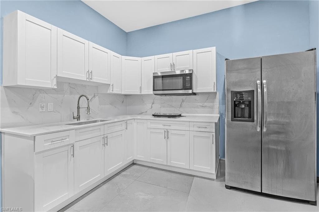 1523 Everglades Blvd N, Naples, FL 34120-40
