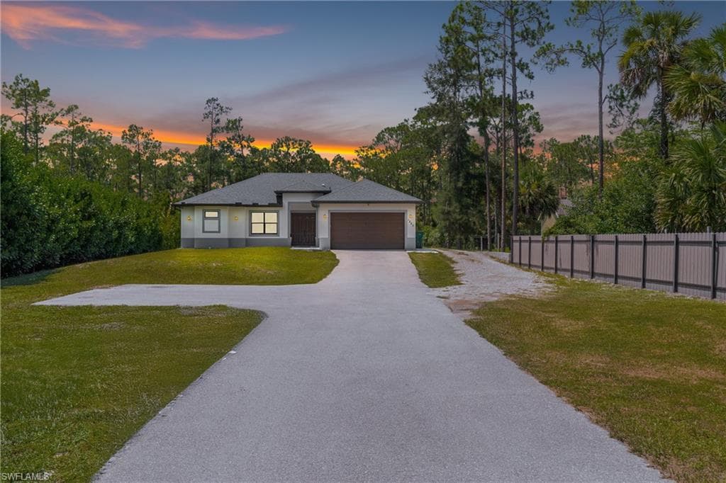 1523 Everglades Blvd N, Naples, FL 34120-4