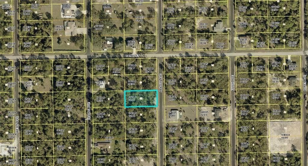 119 Abbott Ave, Lehigh Acres, FL 33936-4