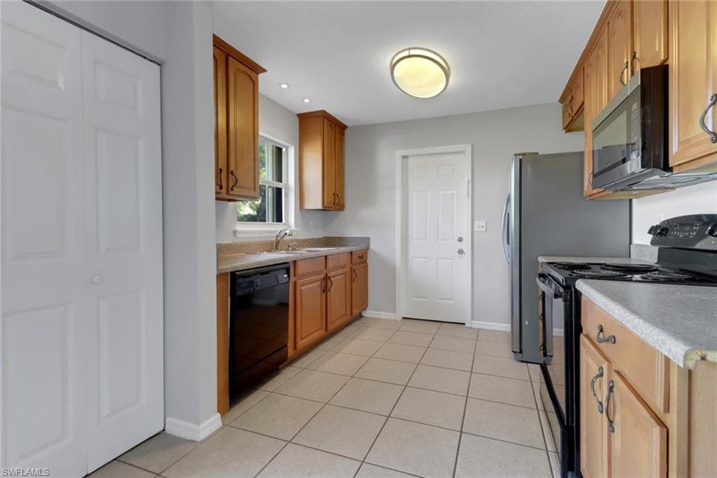 27052 Riverside Dr, Bonita Springs, FL 34135-11