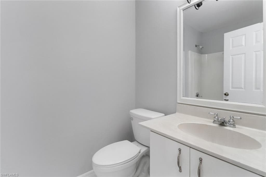 27052 Riverside Dr, Bonita Springs, FL 34135-15