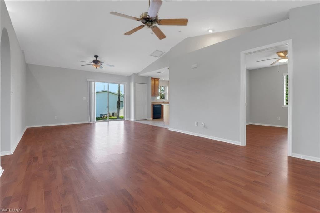 27052 Riverside Dr, Bonita Springs, FL 34135-4