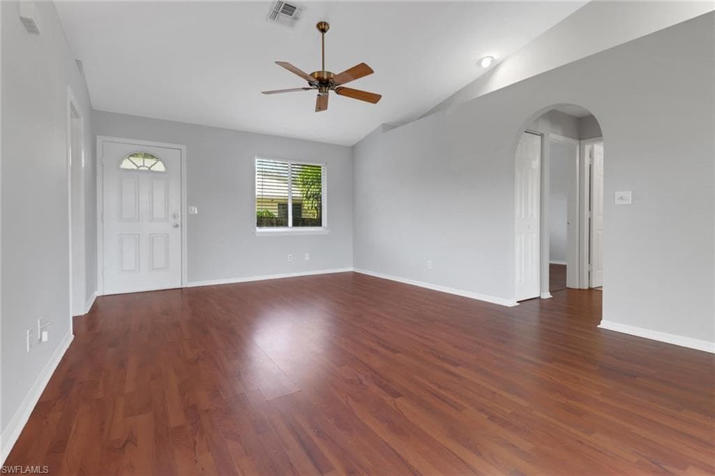 27052 Riverside Dr, Bonita Springs, FL 34135-5