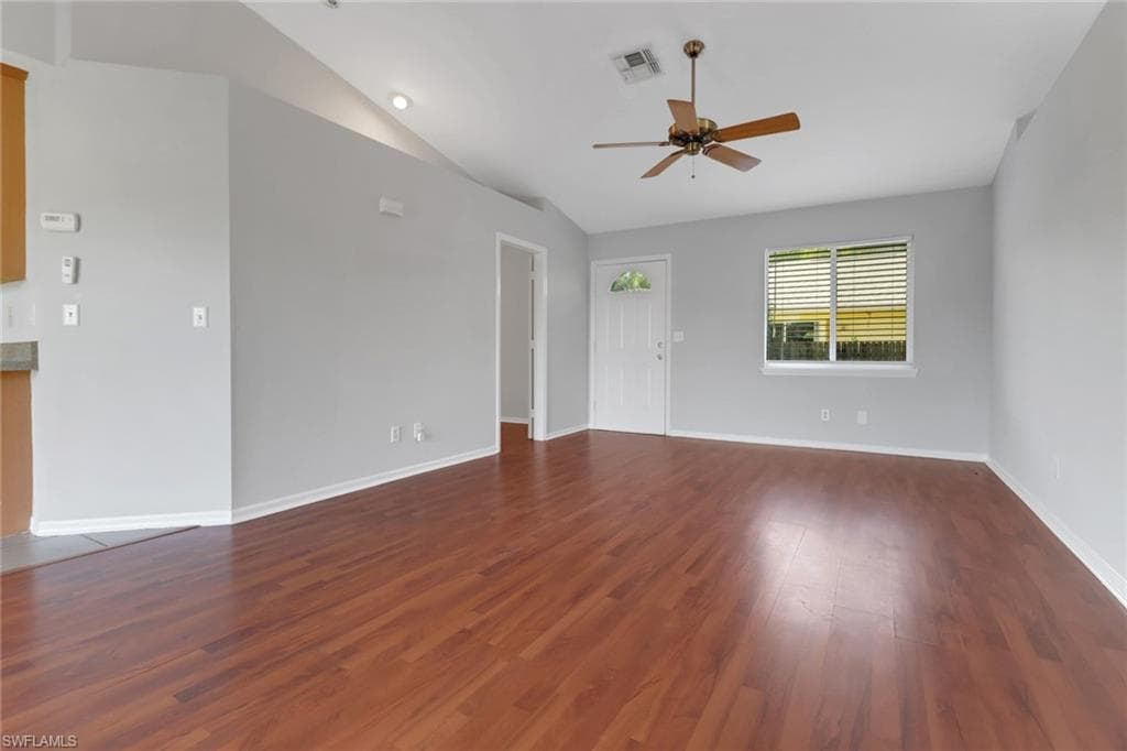 27052 Riverside Dr, Bonita Springs, FL 34135-7