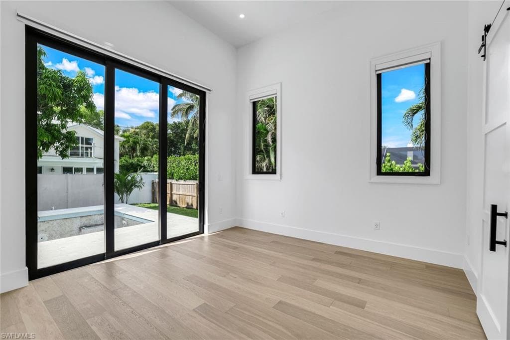 1248 13th Ave N, Naples, FL 34102-22