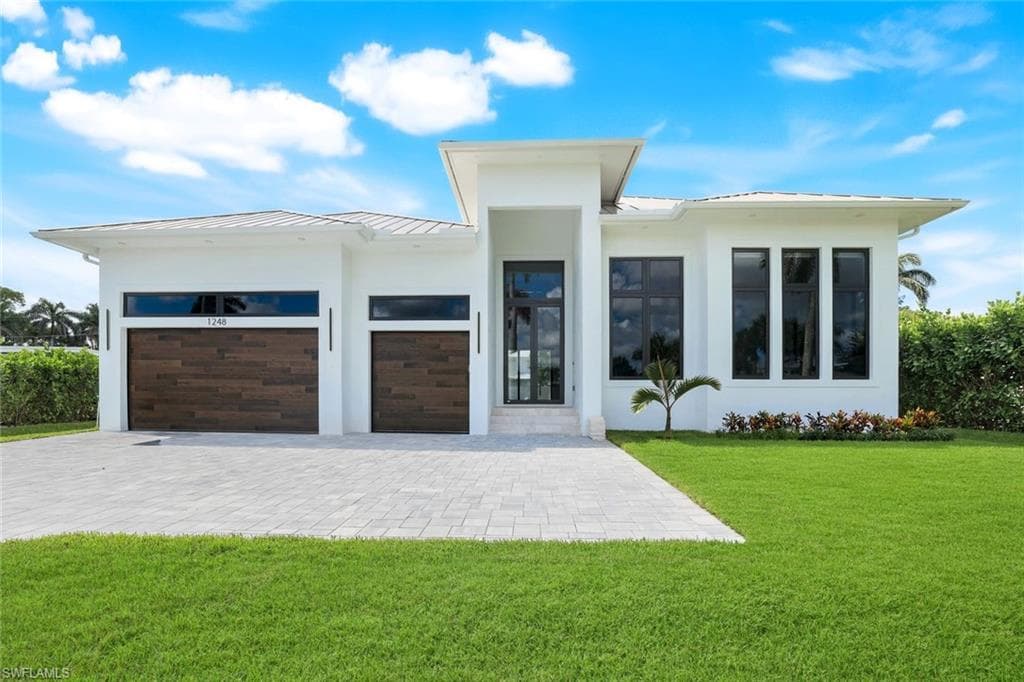 1248 13th Ave N, Naples, FL 34102-4