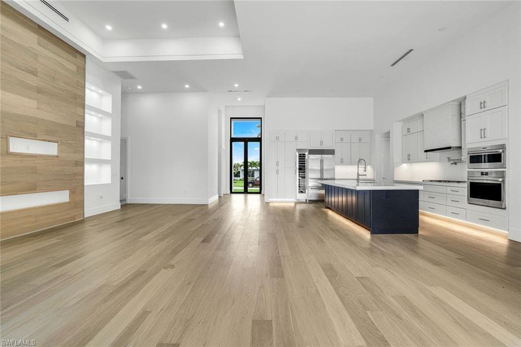 1248 13th Ave N, Naples, FL 34102-7