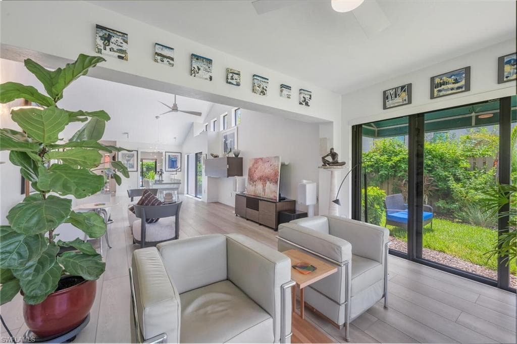 877 Reef Point Cir, Naples, FL 34108-26