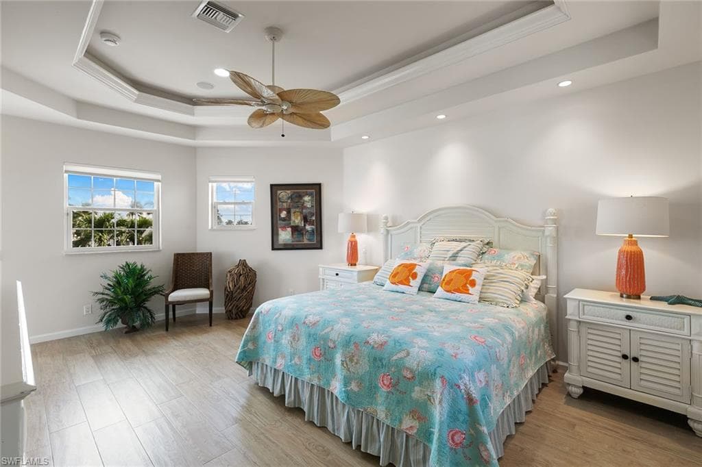 95 Anchor Ct, Marco Island, FL 34145-32