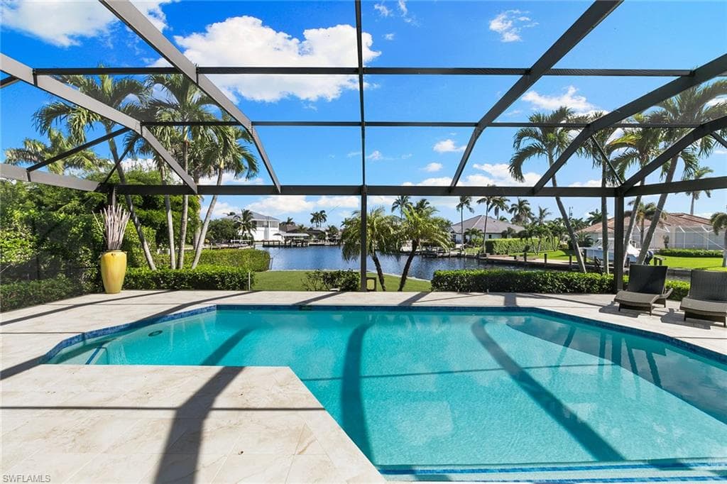 95 Anchor Ct, Marco Island, FL 34145-45