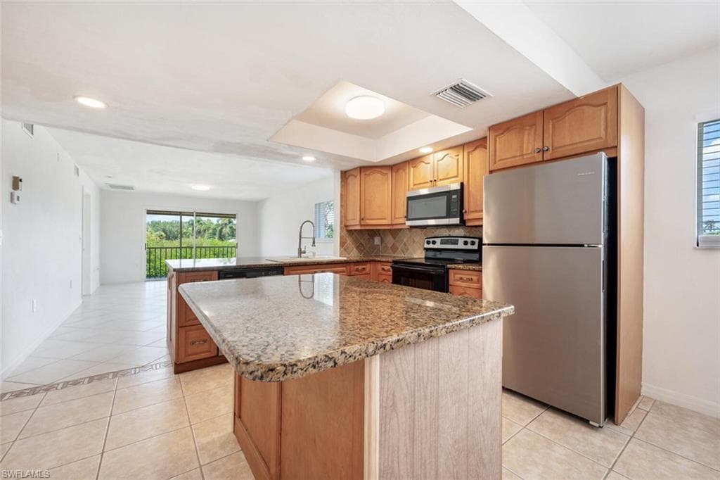 240 Pebble Beach Blvd 712, Naples, FL 34113-9