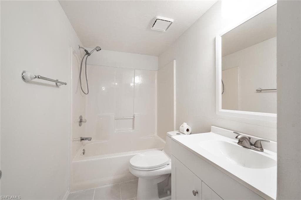 240 Pebble Beach Blvd 712, Naples, FL 34113-19