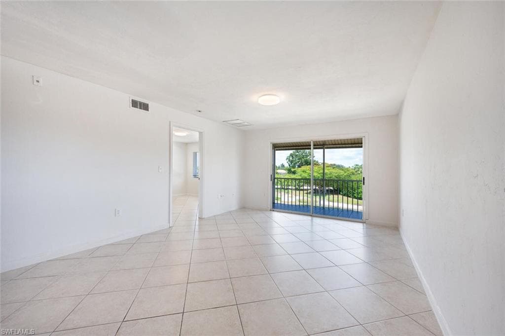 240 Pebble Beach Blvd 712, Naples, FL 34113-3