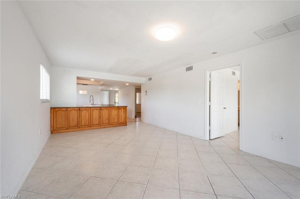 240 Pebble Beach Blvd 712, Naples, FL 34113-4