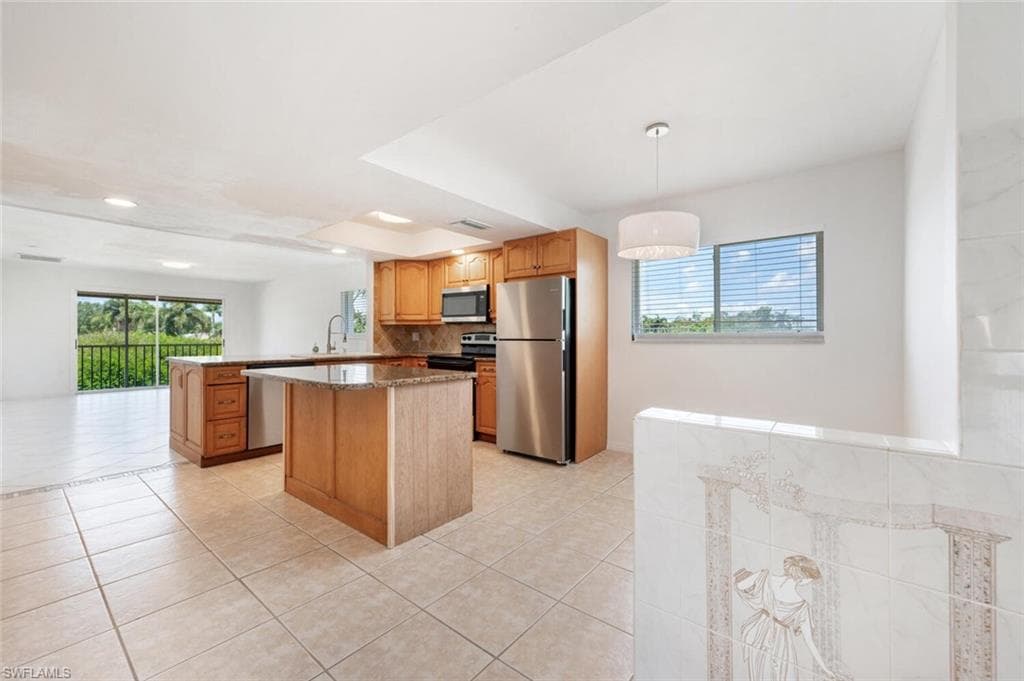 240 Pebble Beach Blvd 712, Naples, FL 34113-7