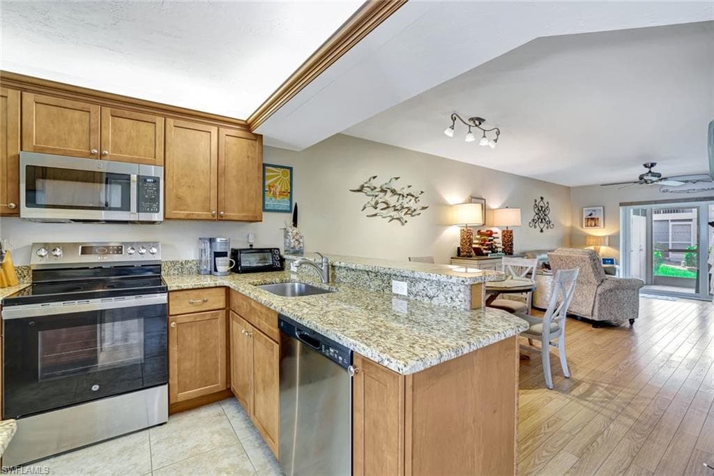 721 Elkcam Cir 211, Marco Island, FL 34145-9