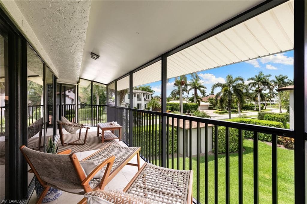 4072 Belair Ln 403, Naples, FL 34103-19