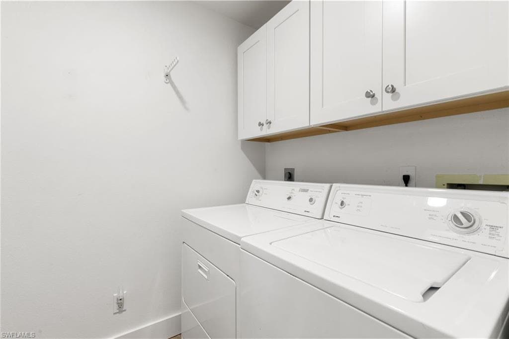 4072 Belair Ln 403, Naples, FL 34103-21