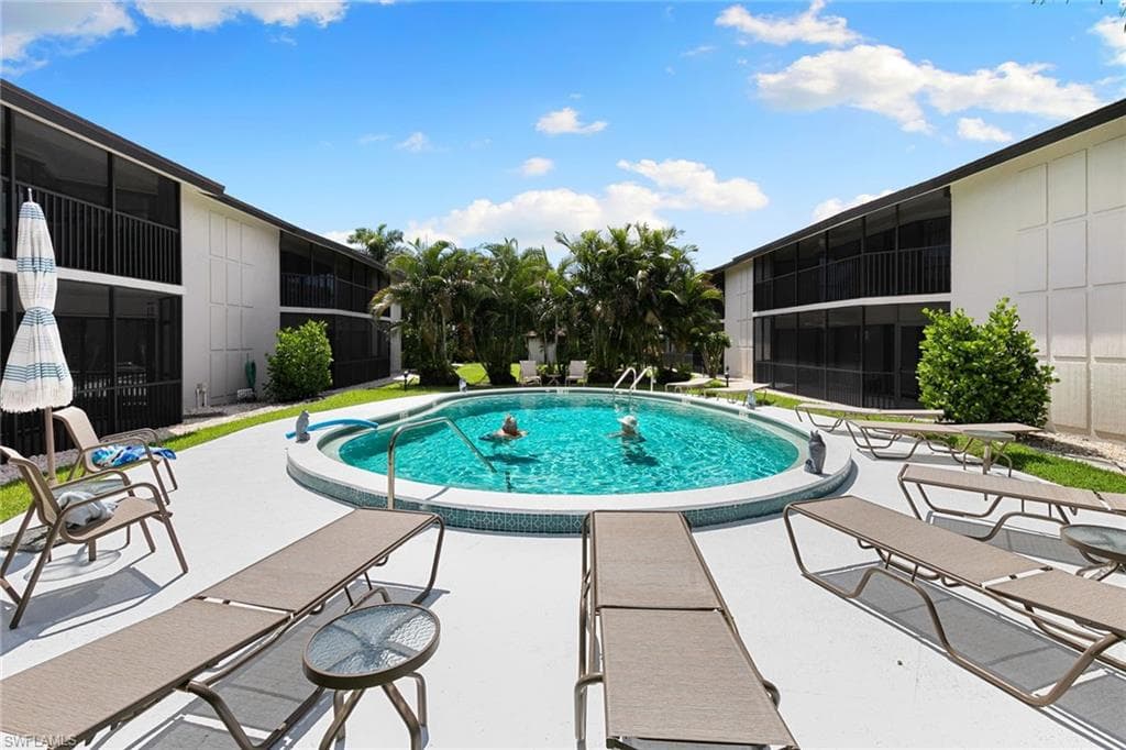 4072 Belair Ln 403, Naples, FL 34103-23