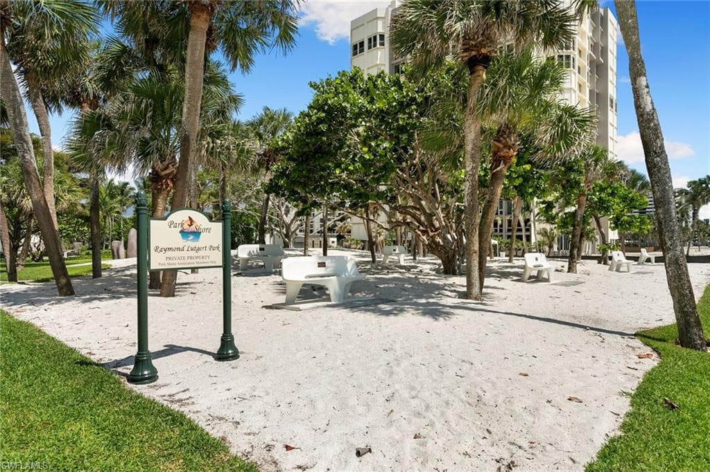 4072 Belair Ln 403, Naples, FL 34103-28