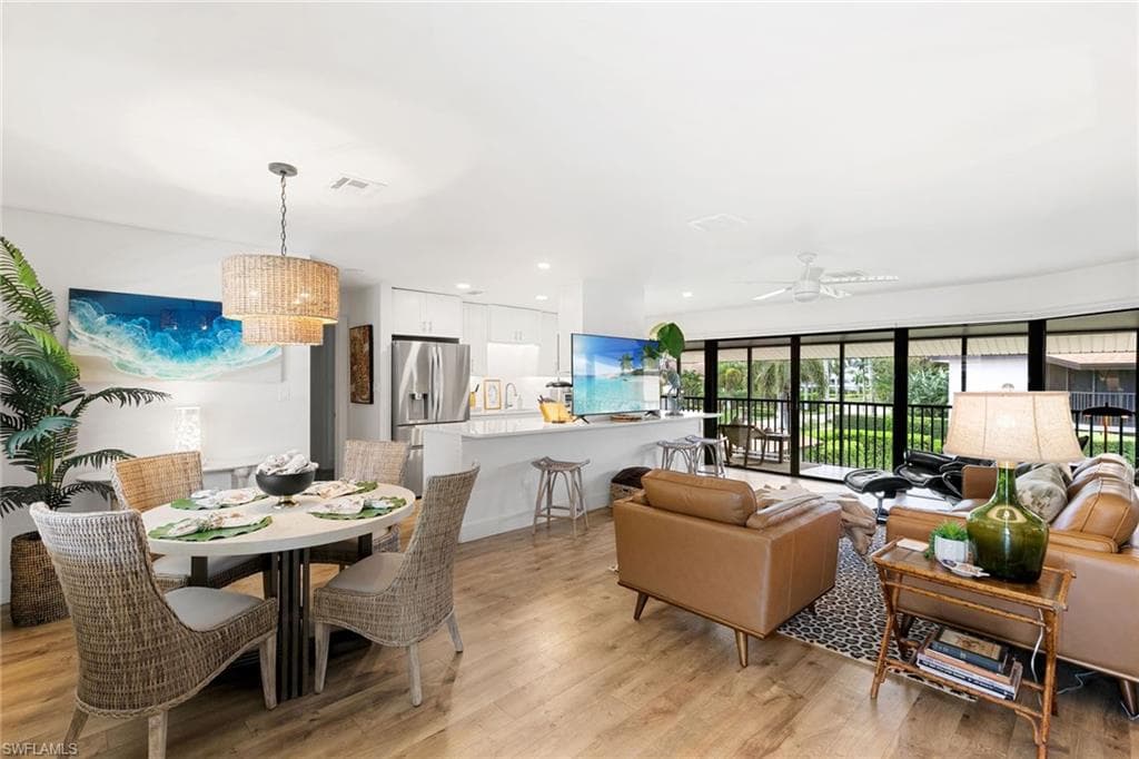 4072 Belair Ln 403, Naples, FL 34103-3