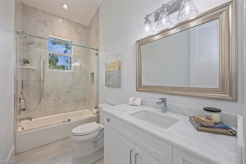 1041 20th Ave NE, Naples, FL 34120-15