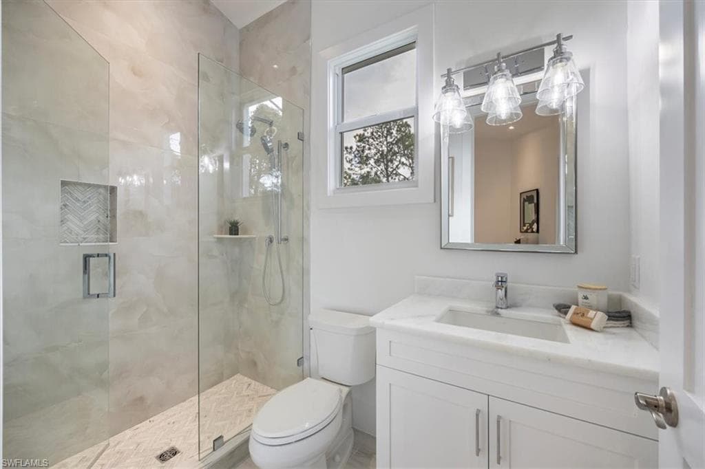 1041 20th Ave NE, Naples, FL 34120-17
