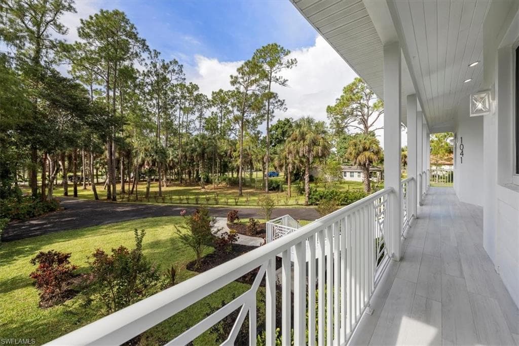 1041 20th Ave NE, Naples, FL 34120-21