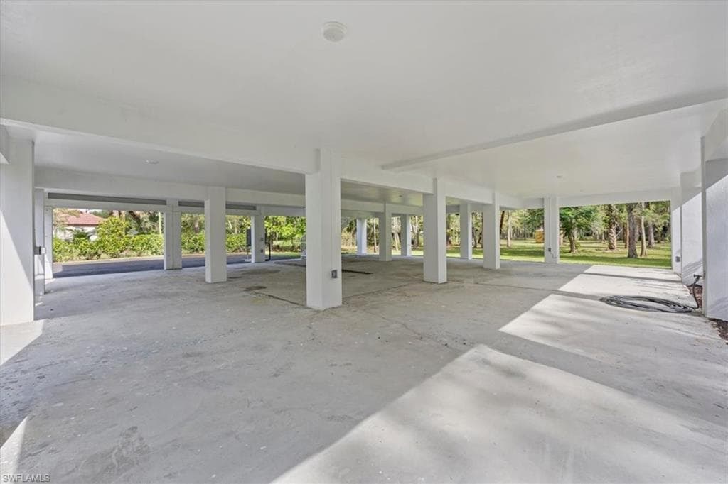 1041 20th Ave NE, Naples, FL 34120-24